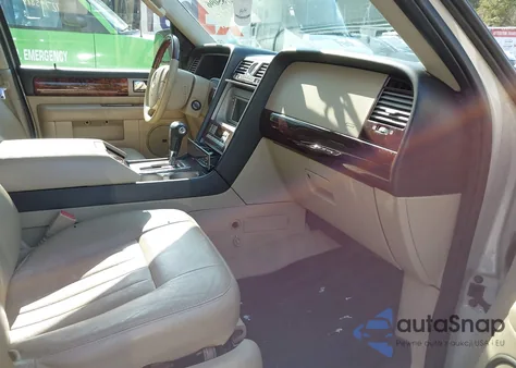 2005 Lincoln Navigator from USA, damaged, VIN 5LMFU28595LJ22574